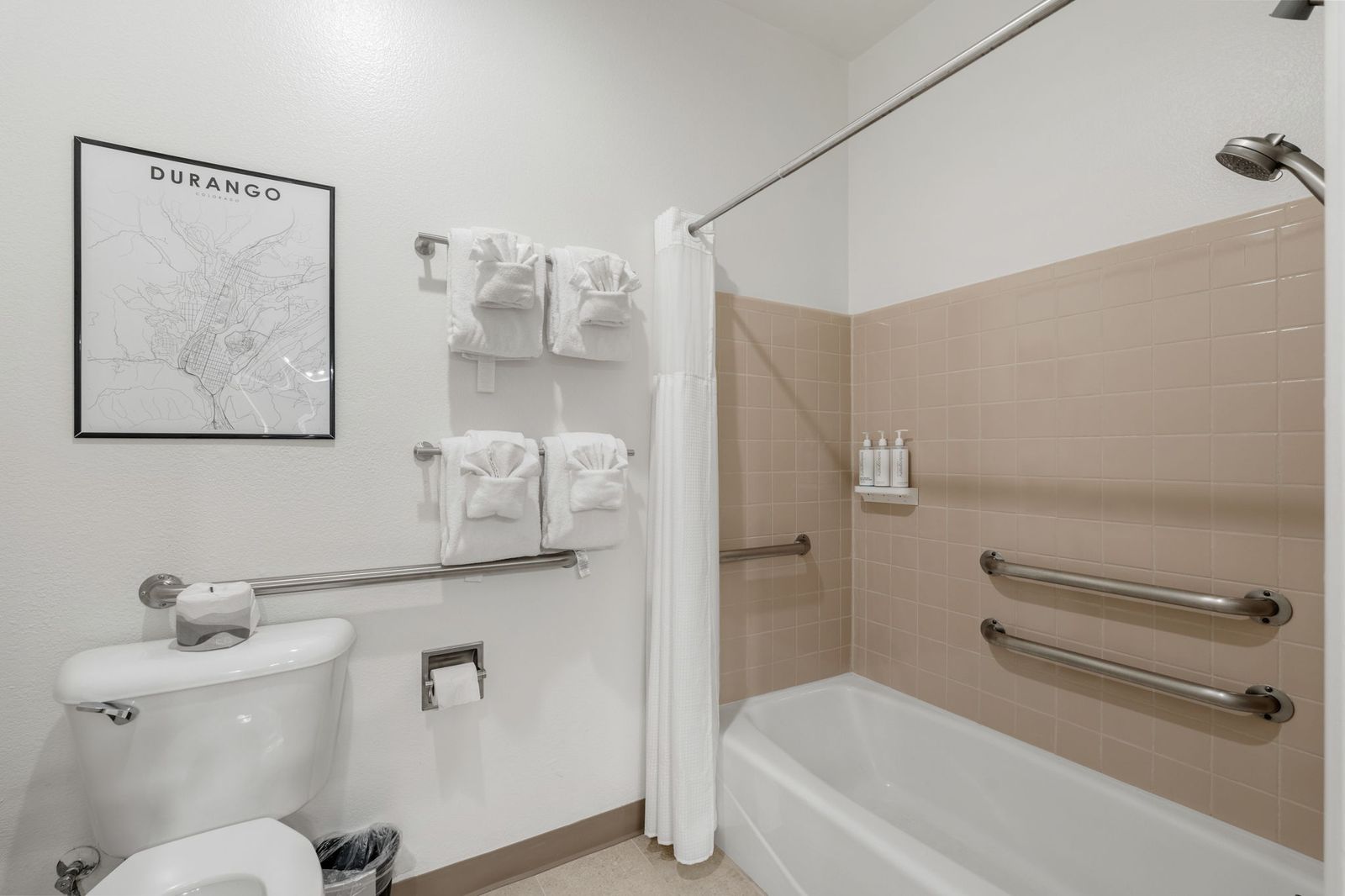 Double Queen Room Seating Area - Adventure Inn Durango Colorado