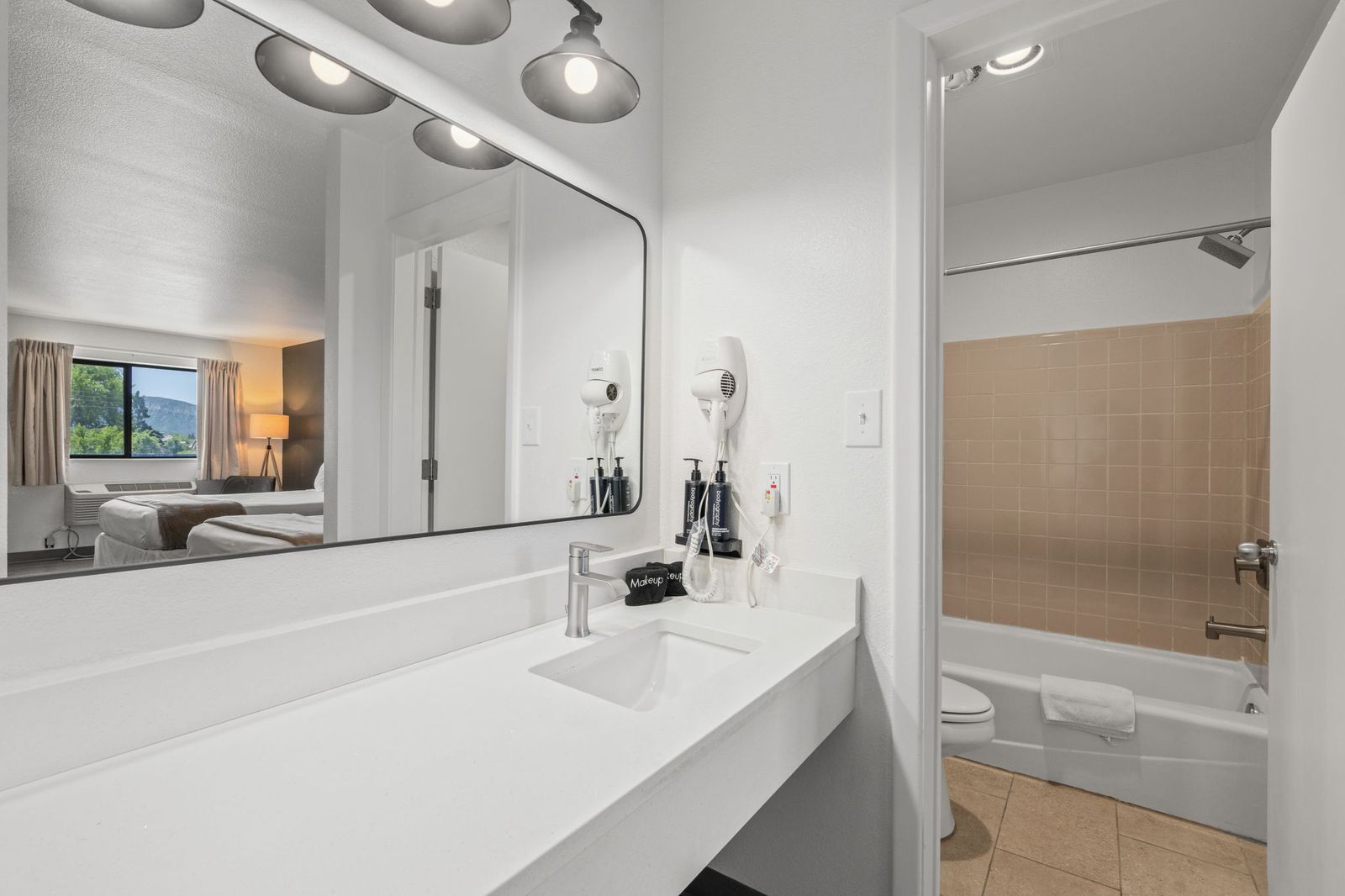 Double Queen Room Overview - Durango Hotel Accommodations