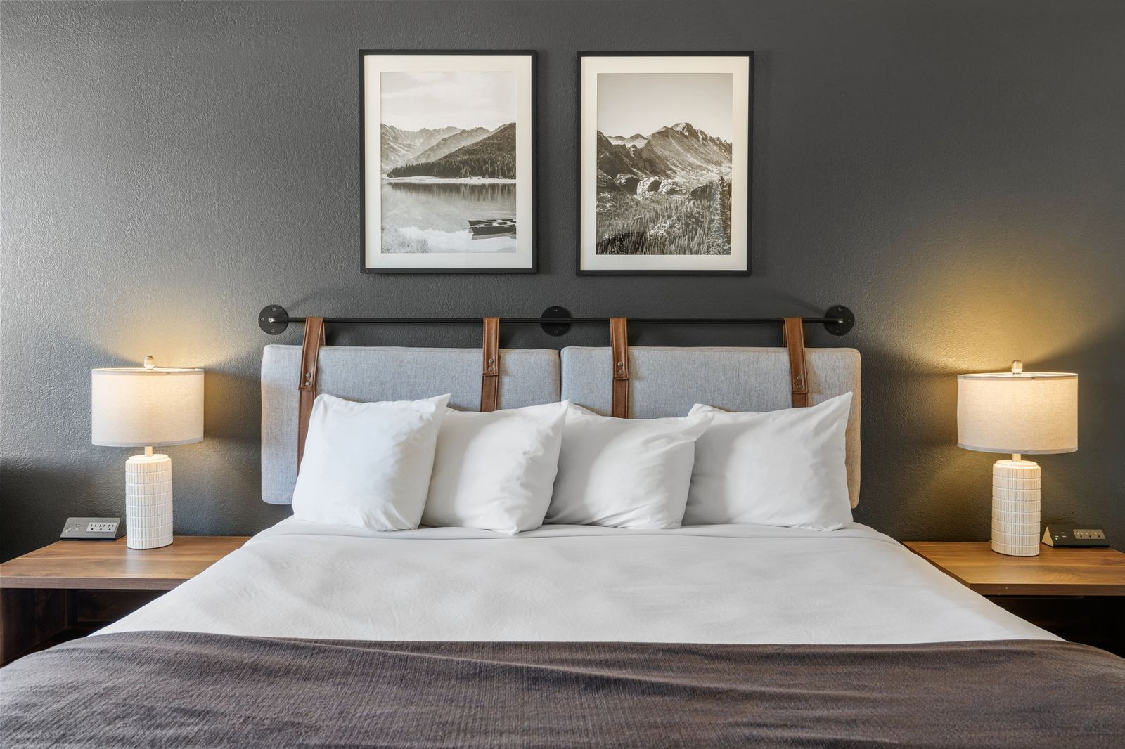 Standard King Room - Durango Hotel Room at Adventure Inn