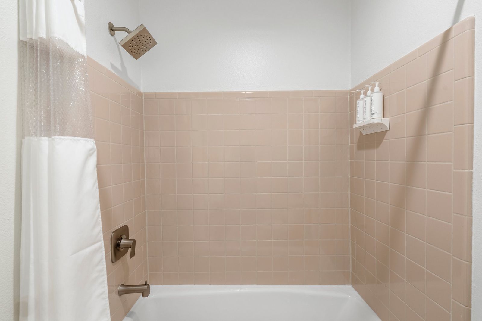 King Room Bed - Adventure Inn Durango Comfortable Accommodations