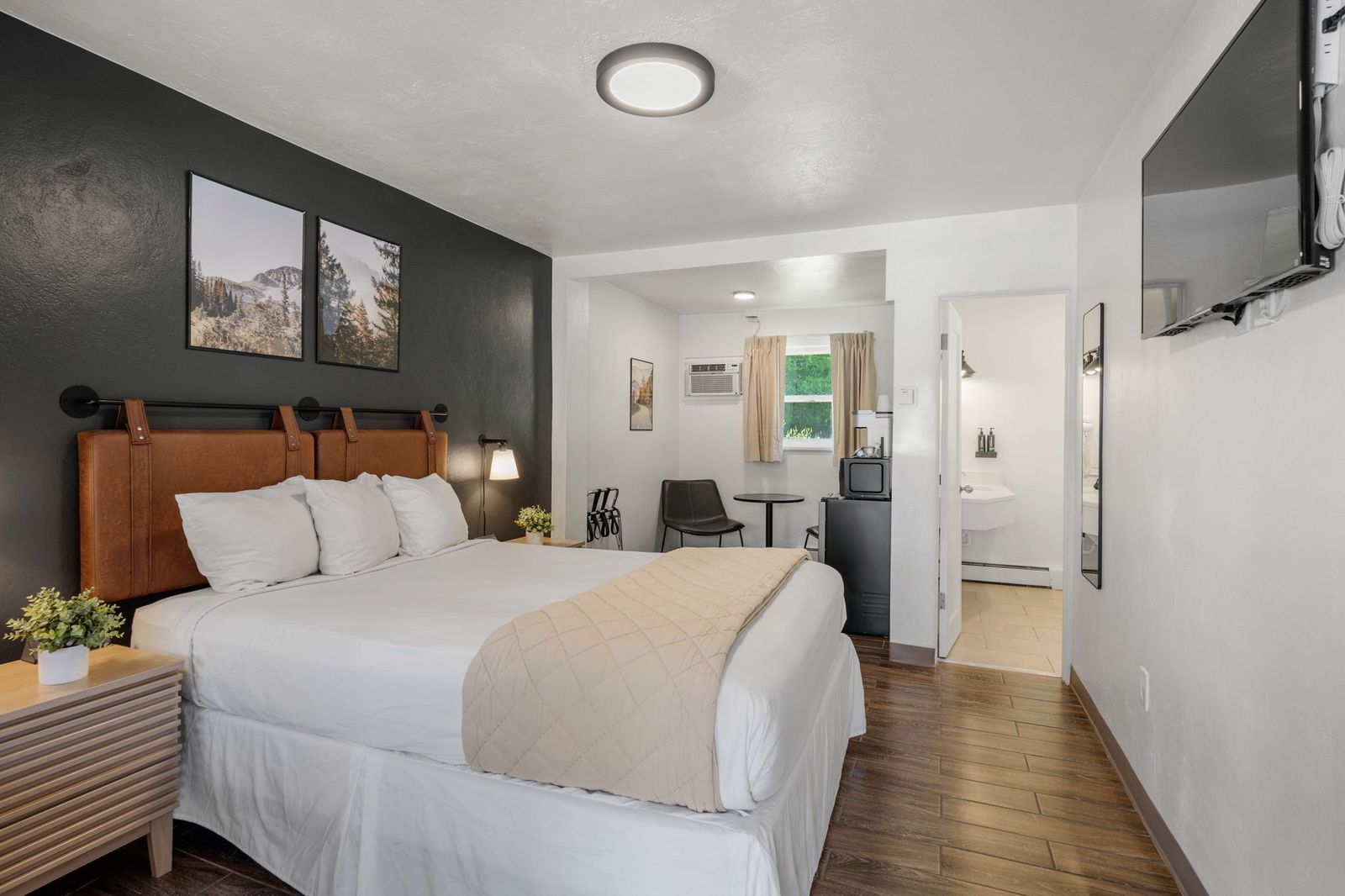 Standard Queen Room - Adventure Inn Durango Hotel Lodging