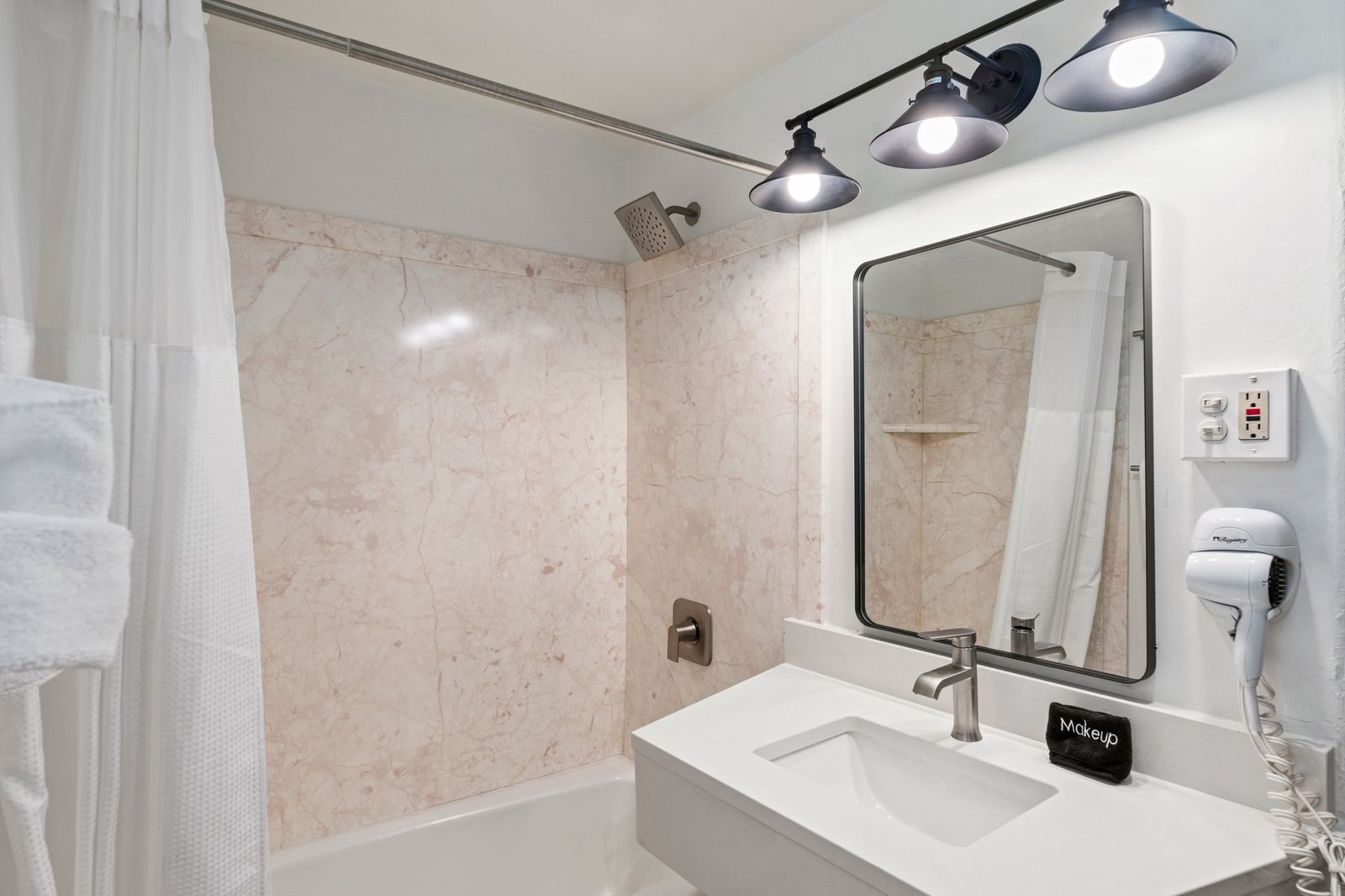 Queen Room Amenities - Downtown Durango Hotels